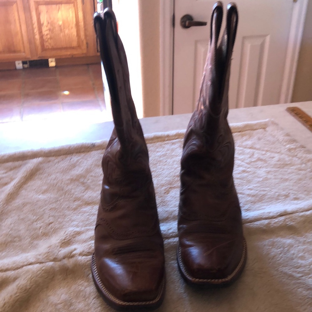 Ariat cowboy boots 3453